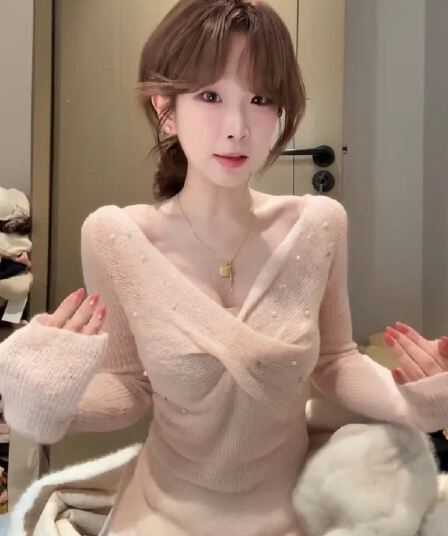 모방 양모 V넥 스팽글 비틀림 긴팔 니트 스웨터 여성 가을 겨울 2026 새로운 몸매 가꾸기 인사이드 가져 가라. 연령 감소 스웨터 트렌디