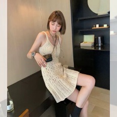批发2026春夏新款小香风无袖针织吊带<b class='q'>连衣裙</b>叠穿<b class='q'>镂空</b>设计感气质短裙女
