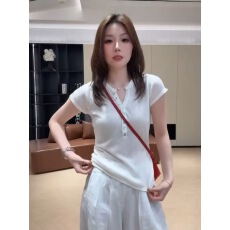 批发极简风气质辣妹修身短袖T恤2026夏季新款正肩时尚爆款休闲短上衣