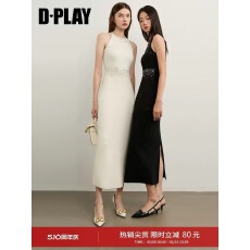 批发DPLAY<b class='q'>冬</b>季新款白色挂脖圆领针织连衣裙女珍珠感闪钻长裙