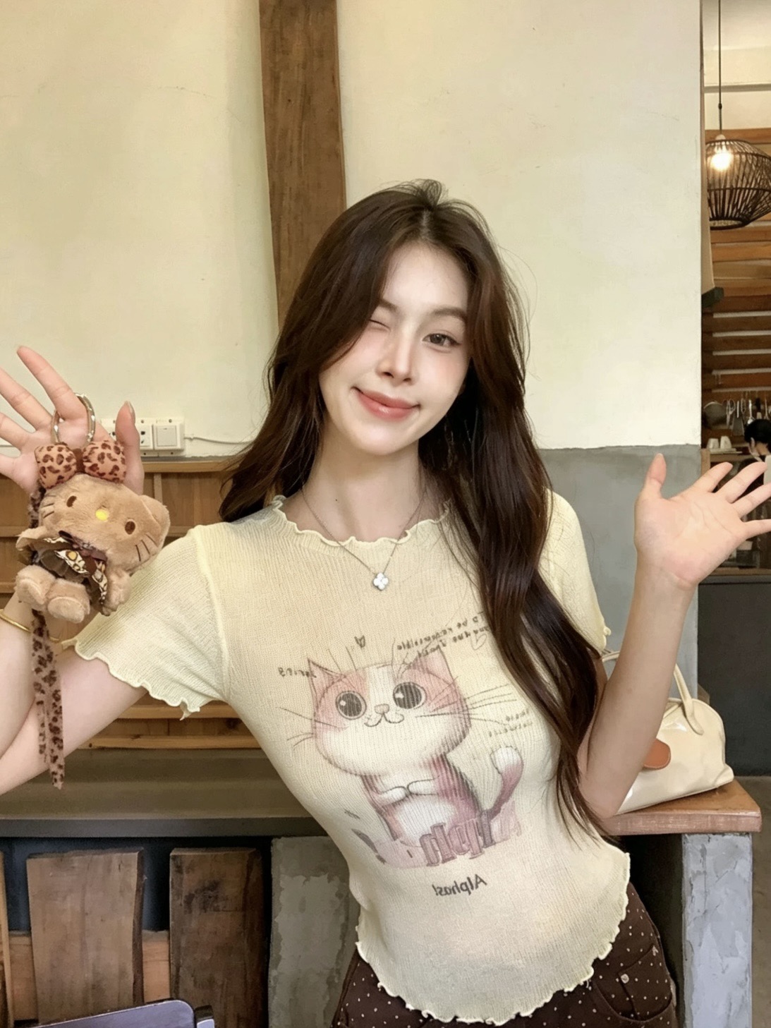 여름 세련된 순수한 욕망 새끼 고양이 프린트 몸매 가꾸기 슬림해 보이는 프릴 부드러운 섬세한 니트 스웨터 부드러운 다용도 작은 셔츠