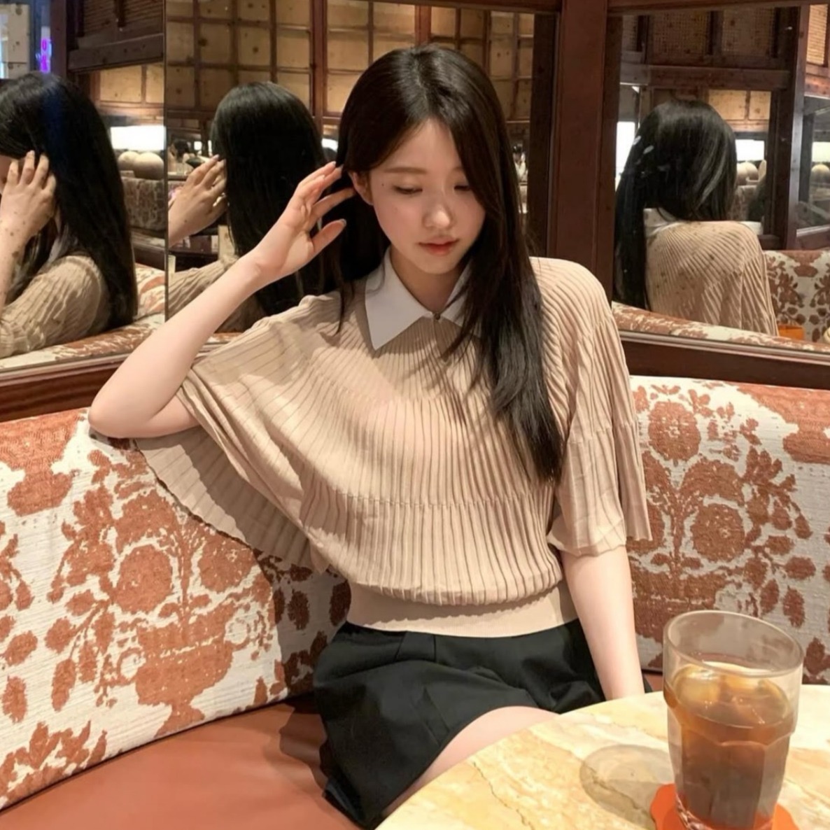 있음 도착 망토 디자인 센스 반팔 티셔츠 여성 여름 2026 새로운 인사이드 가져 가라. 기본 셔츠 맨위
