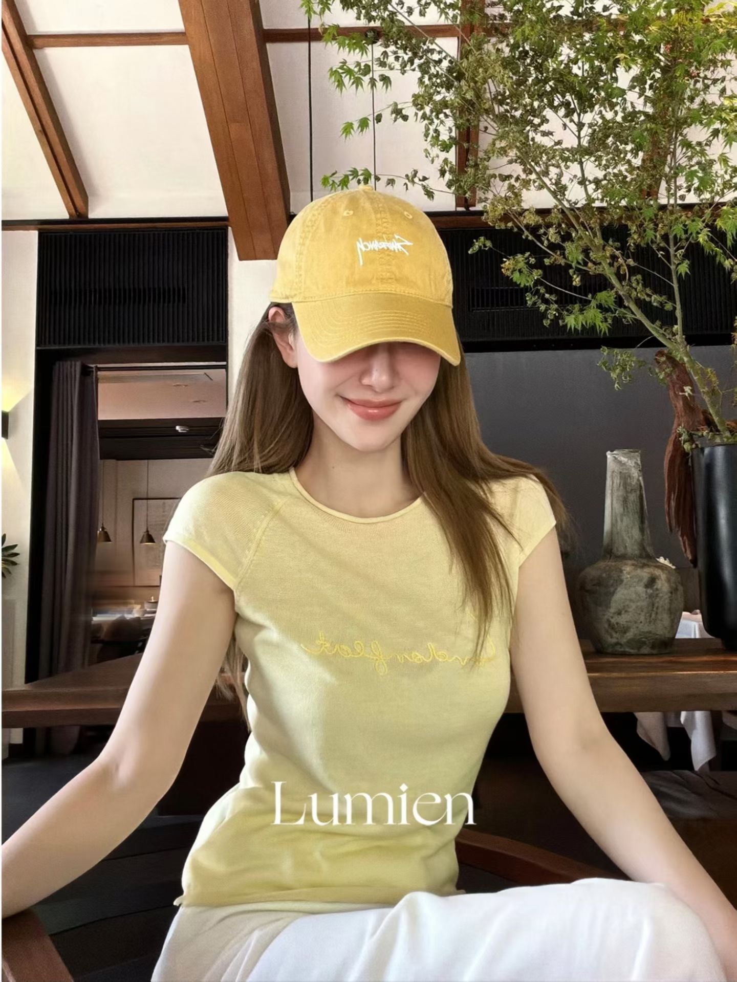 황색 알파벳 자수 니트 반팔 티셔츠 여성 여름 고유 한 아름다운 디자인 센스 긍정적 인 어깨 라운드 넥 맨위