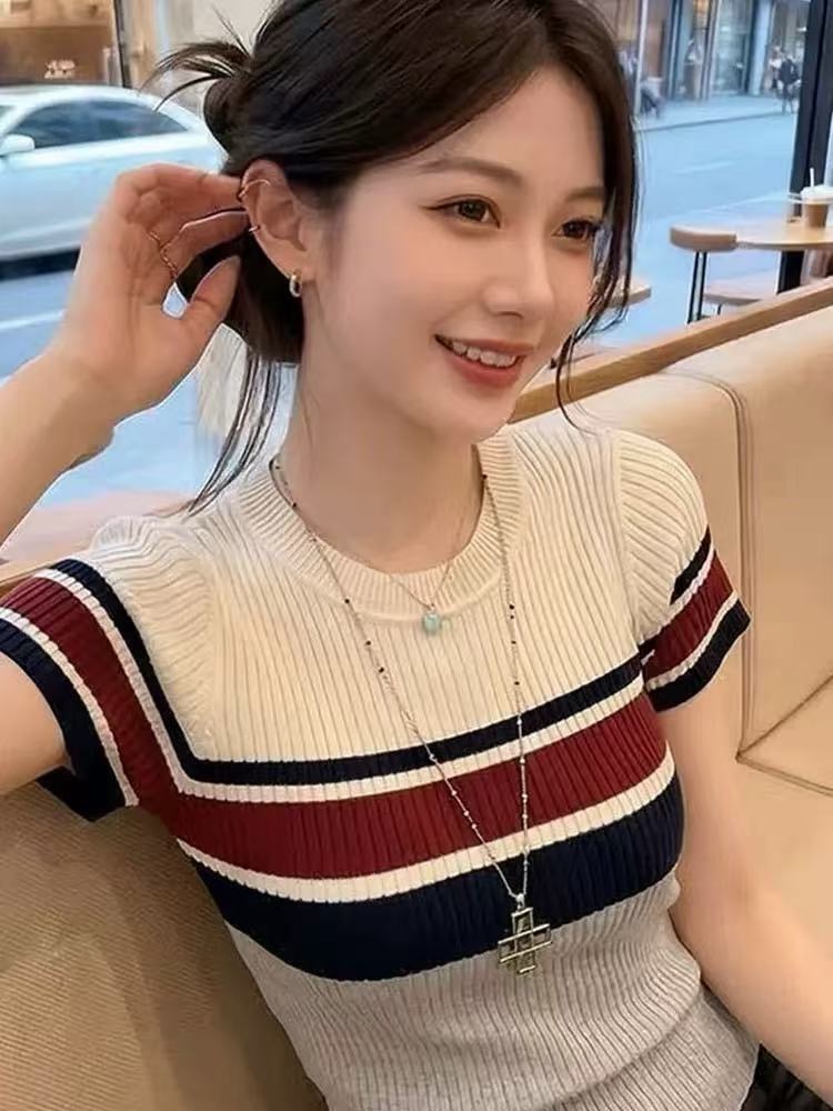 레트로 스타일 배색 스트라이프 반팔 니트 스웨터 여성 여름 몸매 가꾸기 슬림해 보이는 라운드 넥 다용도 만나는 티셔츠 맨위