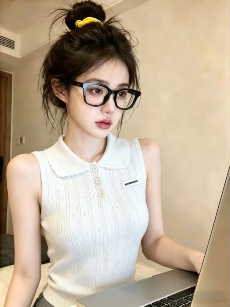 부드러운 바람 베이비 칼라 민소매 니트 조끼 여성 여름 새로운 달콤한 핫걸 외출용 맨위