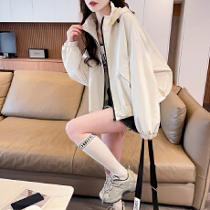 批发风衣外套女新款工装短款宽松时尚休闲早秋流行连帽冲锋衣