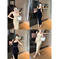 批发实拍背心连衣裙<b class='q'>修身</b>设计感显瘦性感中长款针织裙子