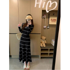 批发实拍U领露背针织<b class='q'>连衣裙</b>女秋季新款气质显瘦包臀裙