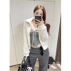 批发实拍柔护甲白色短款毛毛外套2025秋冬新款年轻款毛绒上衣