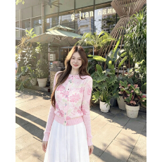 批发实拍粉色针织衫女春季慵懒毛衣开衫2026新款宽松漂亮减龄上衣