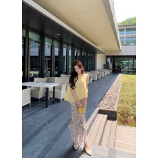 批发实拍甜美套装女不规则宽松无袖背心夏季高腰流苏半身裙两件套