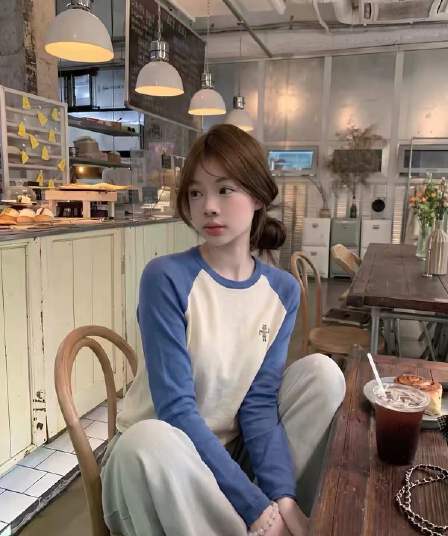 한 부서 배색 삽입 어깨 소매 짠 셔츠 여성 긴 소매 다용도 캐주얼 맨위 가을 얇은 스타일 품격 다용도 라운드 넥
