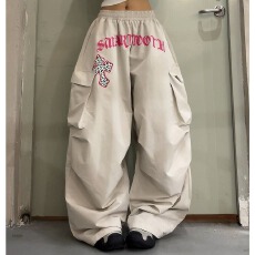 批发美式撞色字母印花褶皱伞兵工装裤男<b class='q'>女</b>爵士舞阔腿<b class='q'>裤</b>