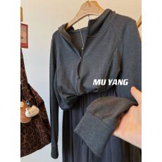 批发原版面料】特大码300斤连帽短外套女显瘦拉链上衣