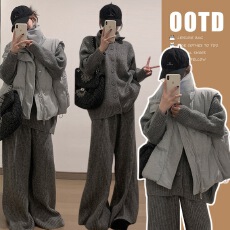 新款孕妇秋冬软糯亲肤开扣毛衣休闲时宽松套装＋百搭休闲棉衣马甲