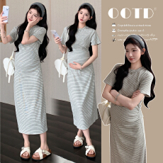 批发现~2026<b class='q'>夏季</b>新款孕妇圆领经典条纹时尚长款休闲连衣裙显身材收褶