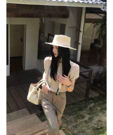 넥타이 스카프 반팔 니트 스웨터 2026 여름 새로운 고유 한 슈퍼 잘 생긴 품격 다용도 맨위