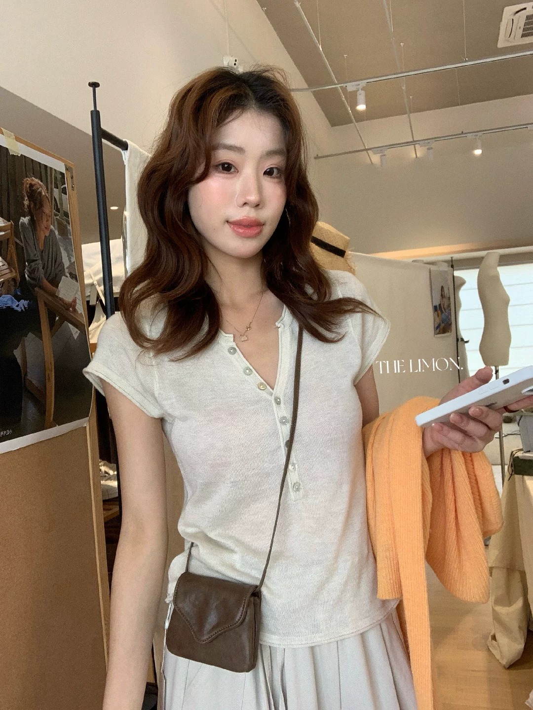 레몬 녹차 2026 여름 다용도 익스트림 제인 바람 반팔 니트 스웨터 여성 몸매 가꾸기 단추 맨위