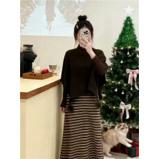 批发实拍 慵懒风不规则针织斗篷<b class='q'>条纹</b>针织半身裙秋冬<b class='q'>套装</b>