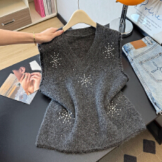 批发实拍早春大码重工钉珠洋气亮丝针织背心减龄显瘦百搭叠穿<b class='q'>马甲</b>