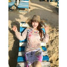 批发MR【彩虹麻 】美式辣妹印花斜肩<b class='q'>长袖</b>T恤衫女夏季宽松防晒罩衫上衣