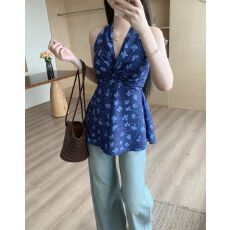 批发MR 法式挂脖碎花V领背心衬衫女夏裙摆式扭结收腰小衫别致甜辣上衣