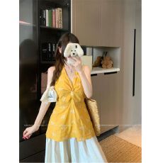 批发MR【刺绣<b class='q'>棉麻</b>布】甜美风刺绣扭结V领挂脖<b class='q'>背心</b>女夏修身无袖上衣