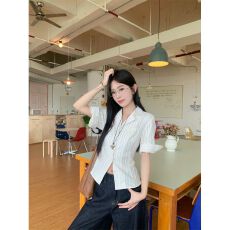 批发MR【原版1：1面料】高级感气质撞色条纹中袖衬衫女夏掐腰修身衬衣