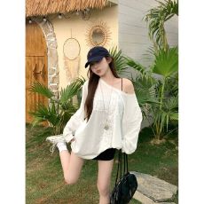 批发MR【原版面料】慵懒风蕾丝拼接斜肩长袖T恤女秋休闲宽松露肩上衣