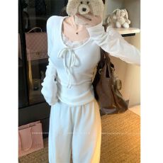 批发MR【螺纹德绒】蕾丝花边v领<b class='q'>T</b><b class='q'>恤</b>女秋季磨毛内搭米白色修身长袖上衣