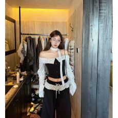 批发MR  法式波点上衣一<b class='q'>字</b>肩长袖衬衫女装秋季别致收腰露肩短款衬衣