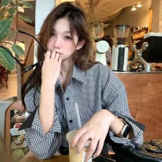 批发竖条纹<b class='q'>衬衫</b>外套女秋季新款设计感小众宽松<b class='q'>衬衣</b>韩版复古<b class='q'>长袖</b>上衣服