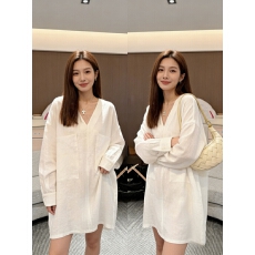 批发韩系气质白色中长款薄款<b class='q'>长袖</b>衬衫2026新款女夏季宽松气质v领短裙