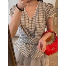 批发韩里韩气精品<b class='q'>韩版</b>女装2026夏季格子V领收腰显瘦<b class='q'>衬衫</b>上衣