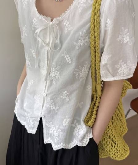 패션 절묘한 바람 한국 동대문 품격 라운드 넥 자수 달콤함 레이스업 반팔 셔츠 작은 셔츠 여성 2026 여름