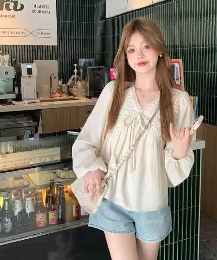 새로운 슈퍼 요정 소녀 센스 작은 대중 레이스 업 셔츠 긴팔 V넥 레이스 쉬폰 프랑스식 벌룬 소매 맨위