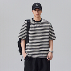 实拍2026夏季新款圆领短袖T恤男士宽松百搭提花条纹针织短袖上衣