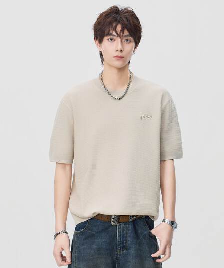 실사 2026 여름 라운드 넥 자수 니트 스웨터 오래된 돈 바람 반팔 티셔츠 남자 새로운 일본식 레트로 동정