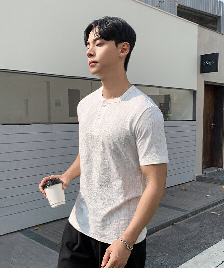 실사 2026 여름 새로운 헨리 칼라 반팔 티셔츠 남자 루즈핏 질감 센스 반소매 캐주얼 다용도 헨리 셔츠