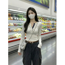 批发官图230克提花长袖t恤女装春<b class='q'>秋</b>薄款潮新款纽扣碎花亨利领上衣