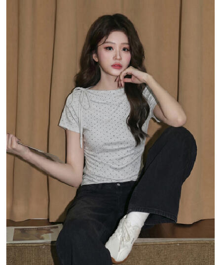 경관 그림 반팔 티셔츠 여성 의류 여름 새로운 트렌디 한 부서 디자인 센스 도트 무늬 몸매 가꾸기 슬림해 보이는 라운드 넥 맨위