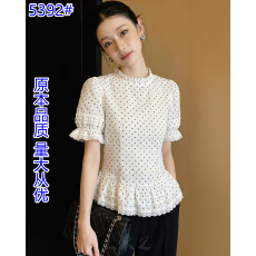 批发夏季圆领洋气白色蕾丝花边波点短袖<b class='q'>衬衫</b>女新款法式泡泡袖上衣