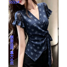 批发优雅chic蓝色碎花V领收腰荷叶袖<b class='q'>衬衫</b>女夏季新款漂亮洋气显瘦<b class='q'>衬衣</b>