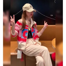 批发2026秋新款女装甜美<b class='q'>套装</b>温柔系炸街字母运动上衣休闲束脚裤两件套