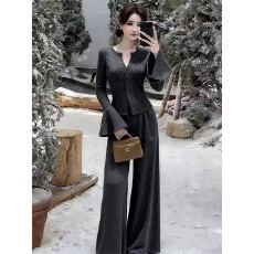 批发2025年轻熟简约风喇叭袖针织套<b class='q'>装</b>女秋季V领收腰显瘦<b class='q'>气质</b>两件套