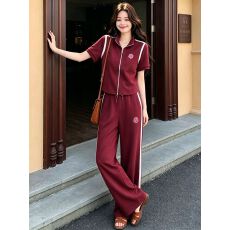 批发2026年<b class='q'>夏</b>季轻奢山茶花烫钻酒红色短袖运动服外套直筒裤两件套装女