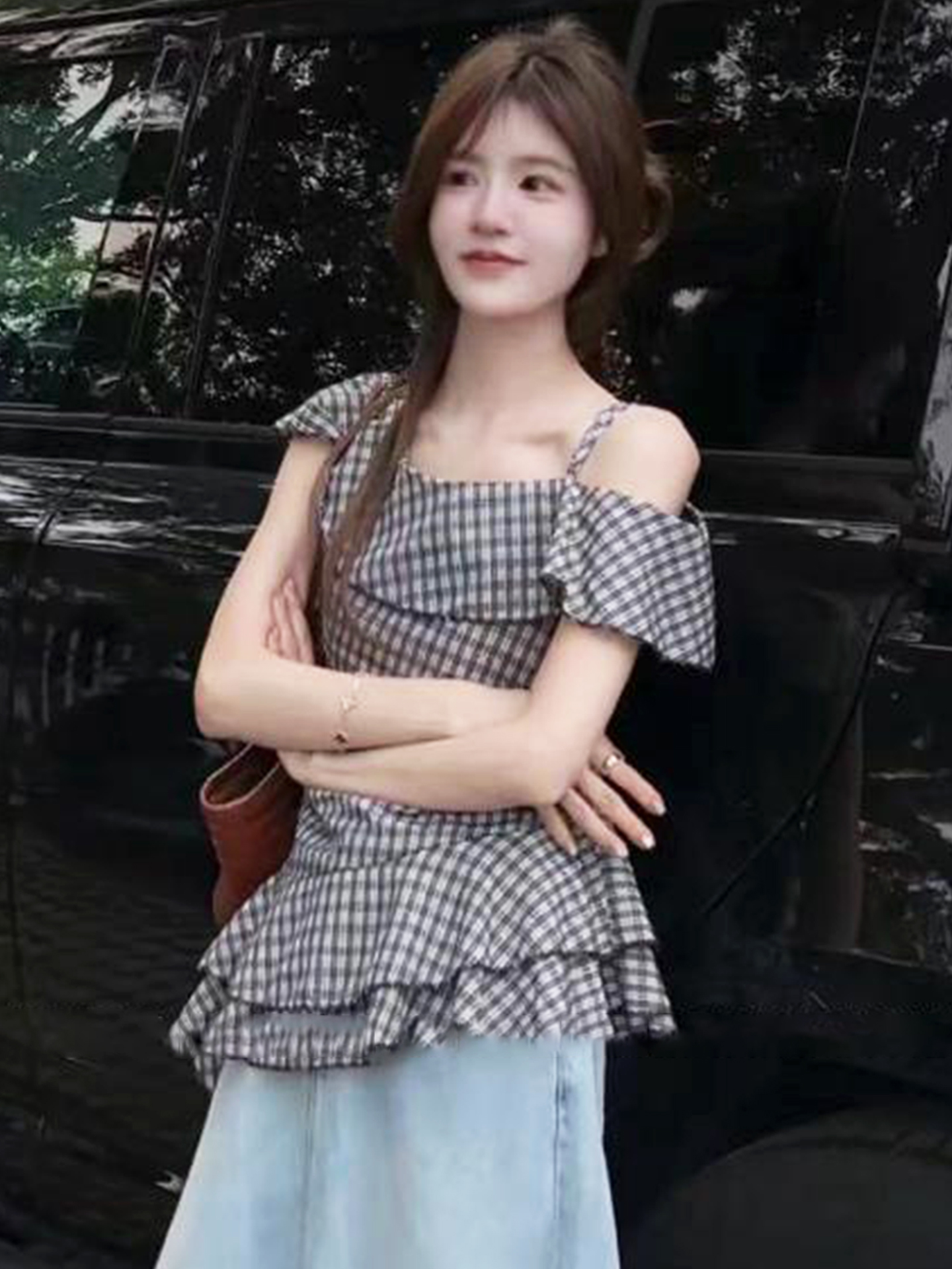 불규칙 프릴 비스듬한 어깨 반팔 여성 셔츠 빛 럭셔리 고급 센스 2025 새로운 폭발 체크무늬 맨위