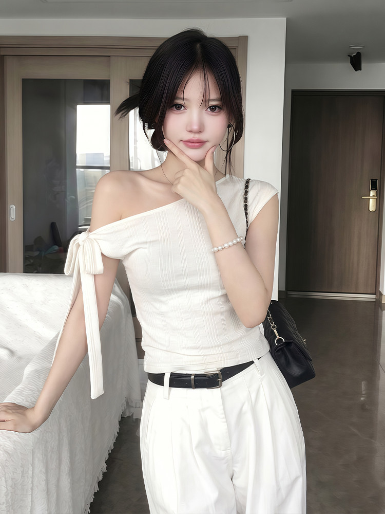 한 부서 화이트 불규칙 비스듬한 어깨 반팔 티셔츠 여성 여름 몸매 가꾸기 슬림해 보이는 디자인 센스 스트랩 오프숄더 작은 맨위