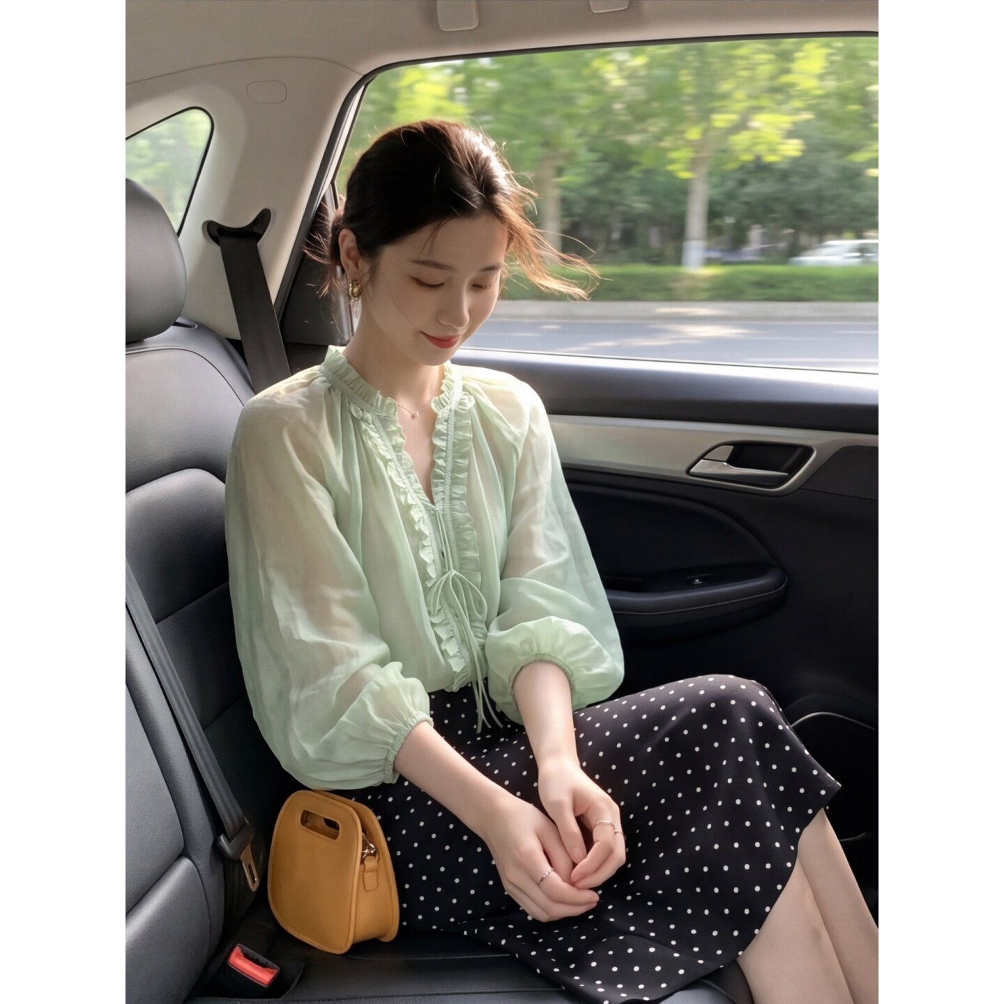 프랑스식 녹색 프릴 V넥 거품 소매 여성 셔츠 여름 신제품 루즈핏 느긋한 바람 고유 한 아름다운 맨위
