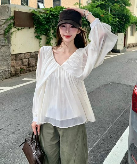 프랑스식 V넥 화이트 홀로우 아웃 벌룬 소매 쉬폰 여성 셔츠 조기 가을 새로운 디자인 센스 작은 대중 긴팔 맨위
